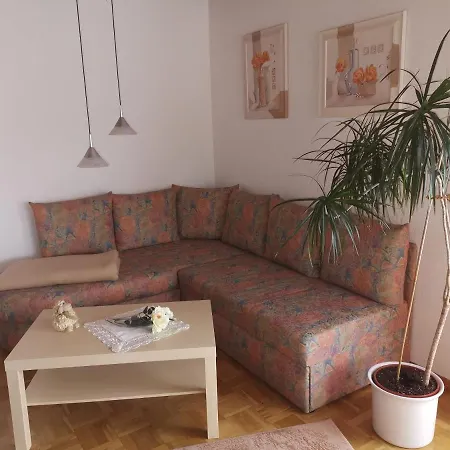 Silberg Apartment *